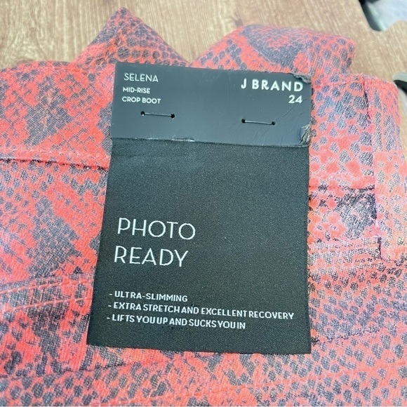 NWT J Brand Selena Mid-Rise Snakeskin-Print Crop Bootcut Jeans Size 26 - Picture 9 of 10